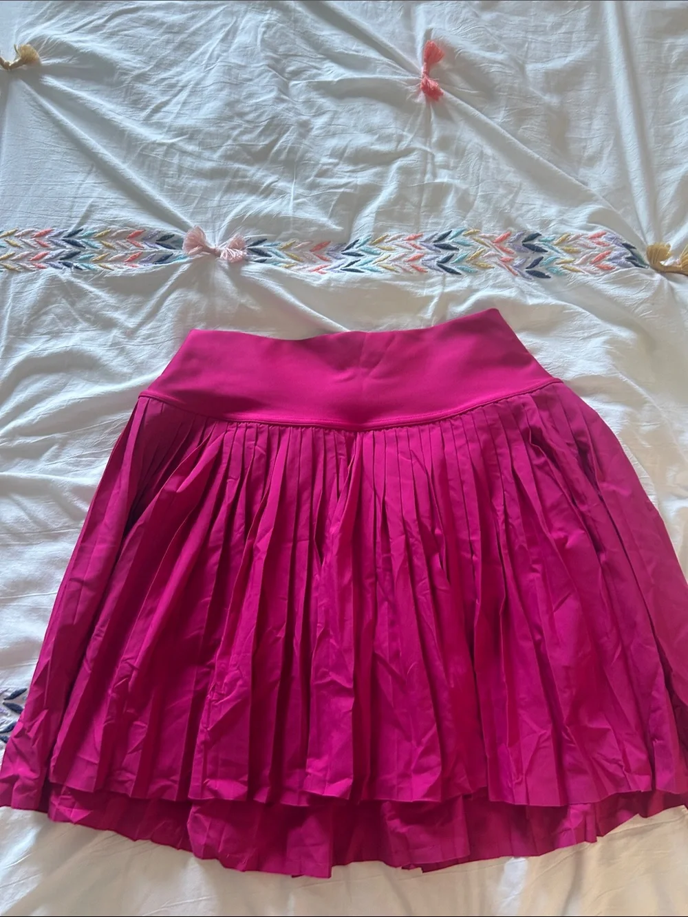 ALO Yoga Hot Pink Pleated Tennis Skirt matching socks included with asking price
